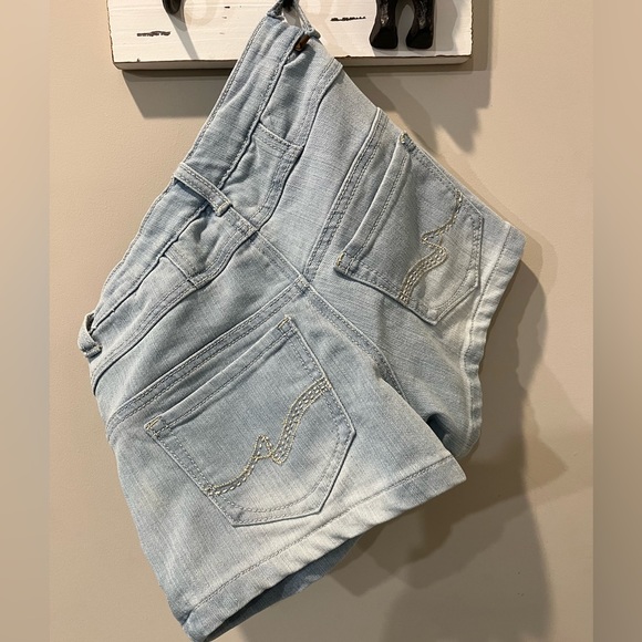 High wasted shorts - Picture 3 of 3